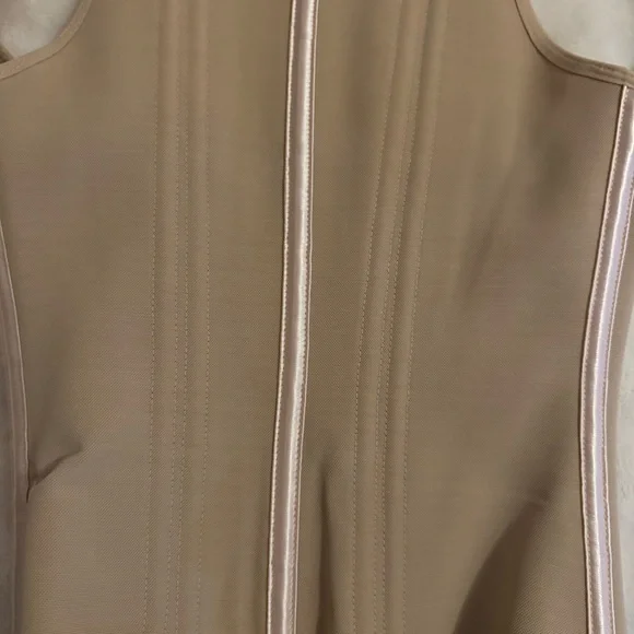 Size Xs.    Color beige.     Are like new - Picture 5 of 6